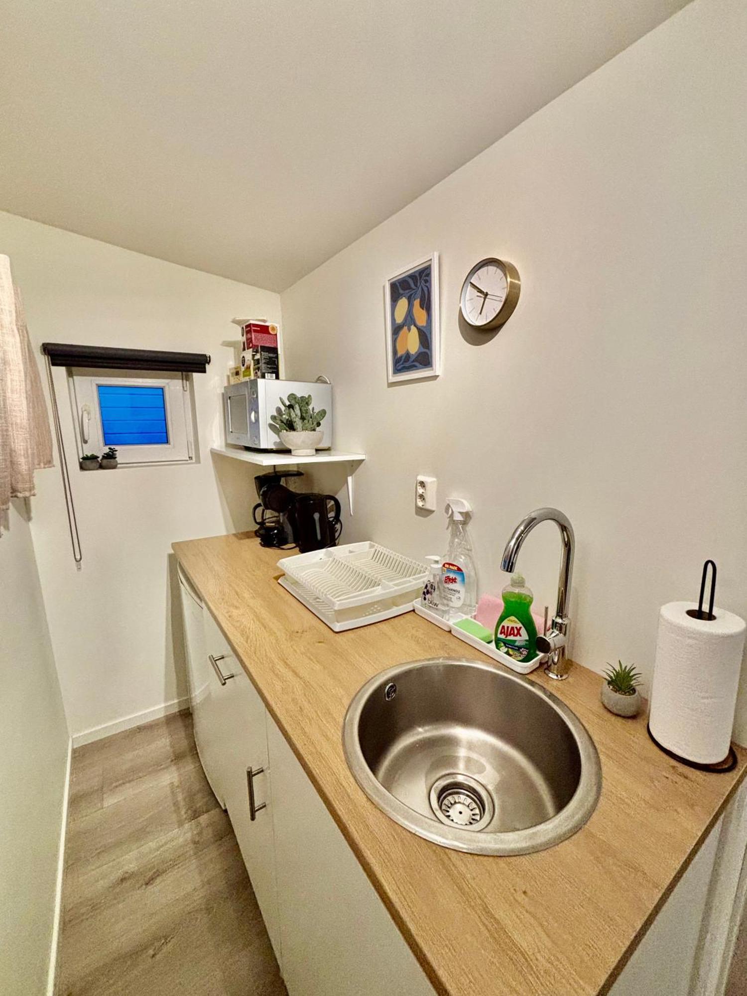 Litle Cozy Apartment In Alesund Exterior photo